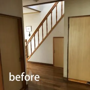リフォーム前の廊下と階段エリア
