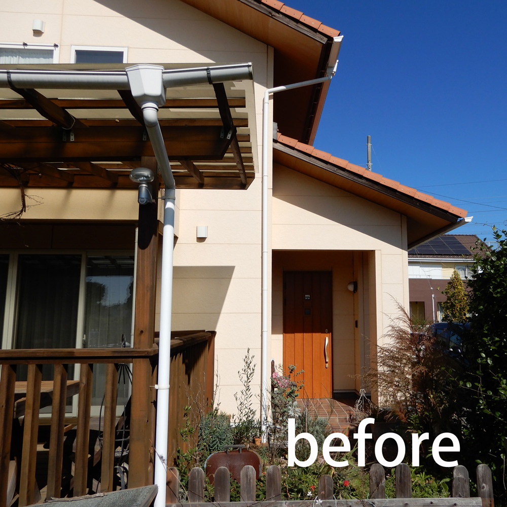 ウッドデッキと植栽があるナチュラルな雰囲気