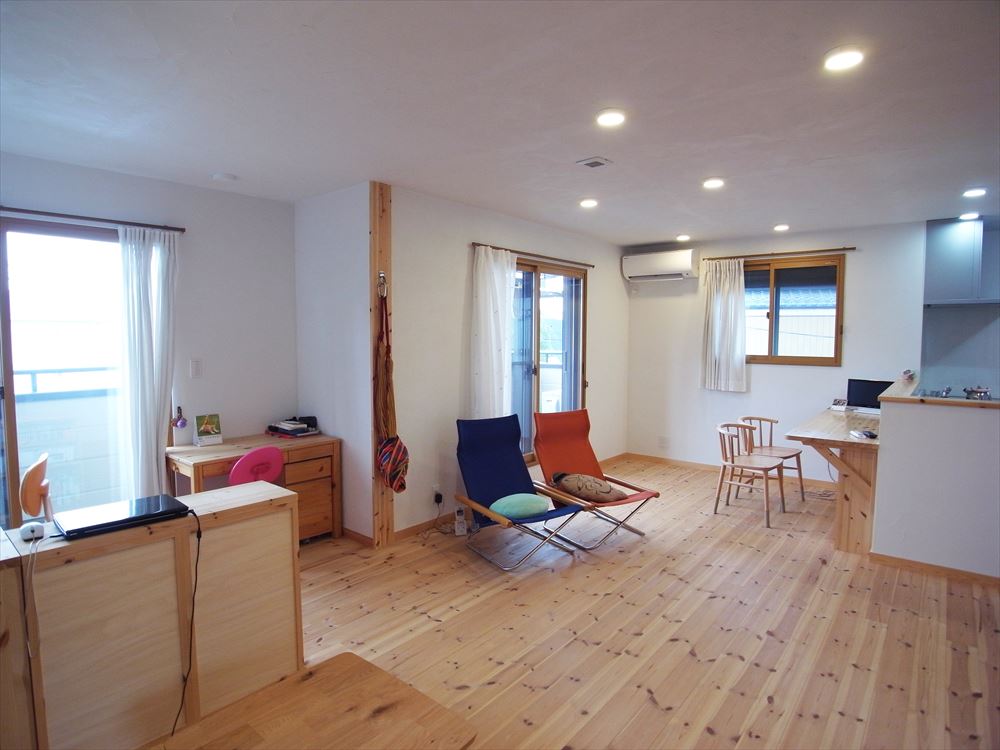 開放感のあるデザインとシンプルなインテリア